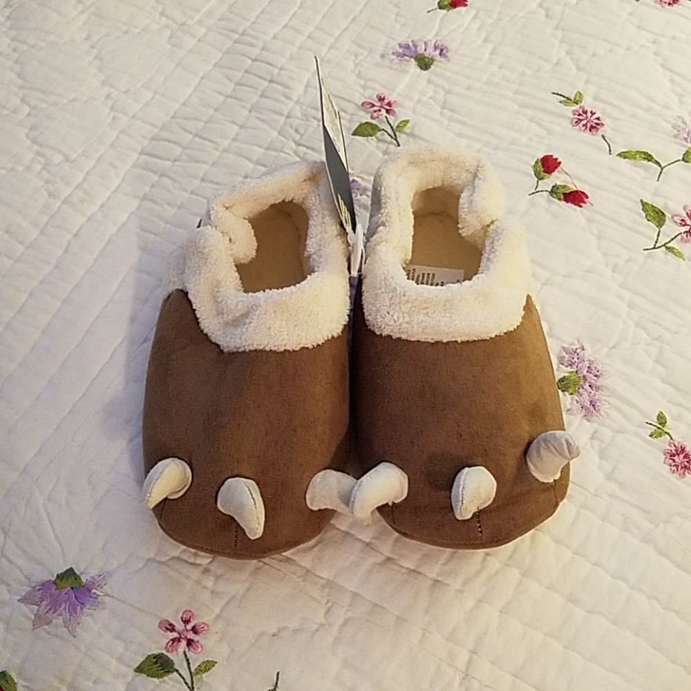 NWT: Boys Claw Slippers